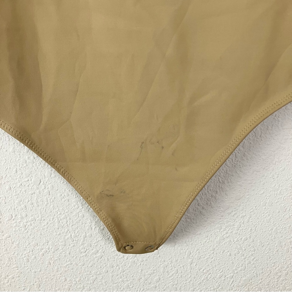 GOOD AMERICAN Scuba Square Neck Bodysuit NEW Short Sleeve Minimalist Tan 4X - Picture 5 of 14